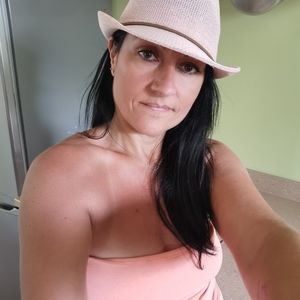 Meet your Posher, Claire